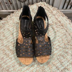 Women’s Beartraps wedges